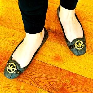 Authentic Michael Kors Leather Logo Flats